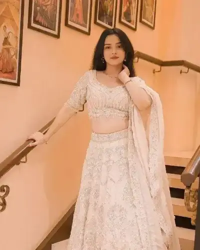 Escort Budhlada